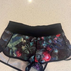 Lululemon speed up 2.5 size 4